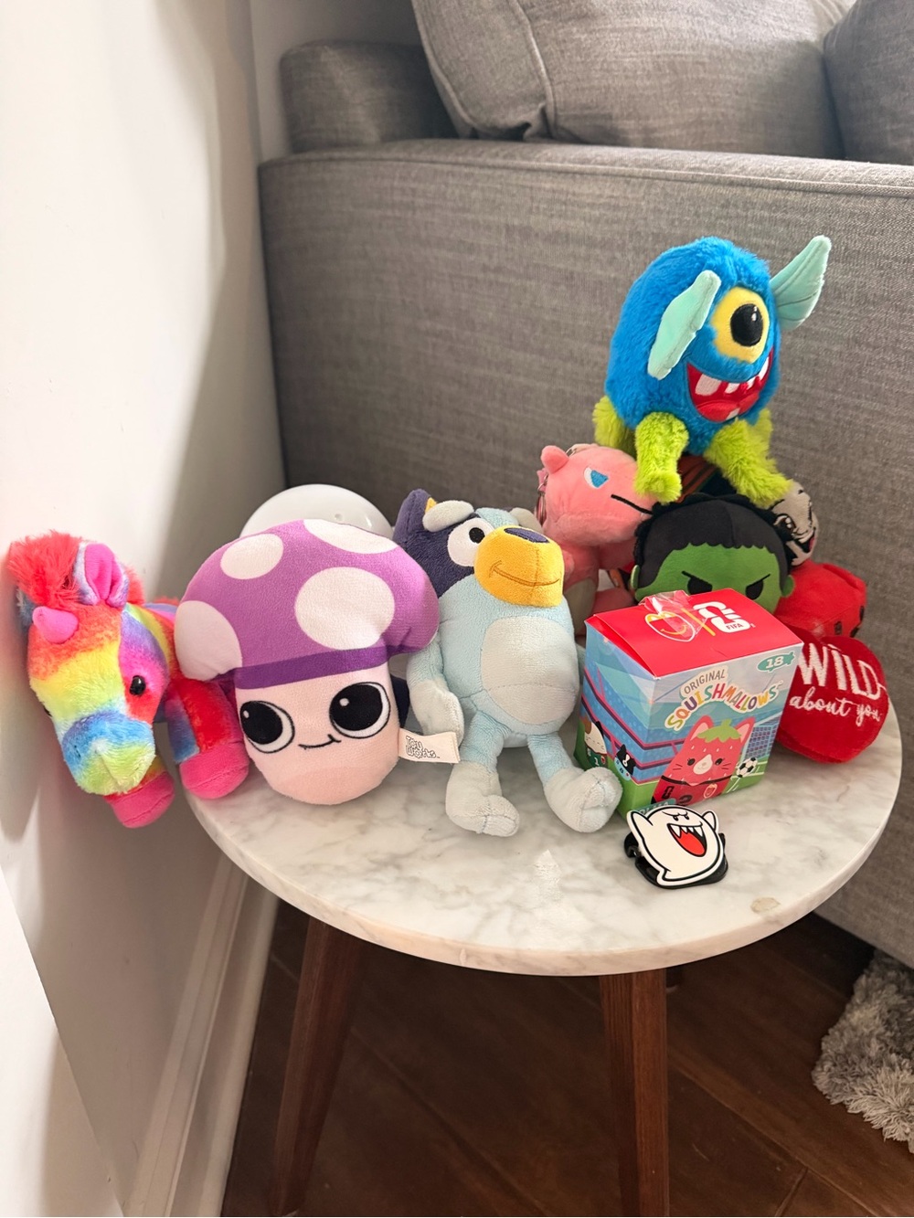 Mixed stuffie lot
